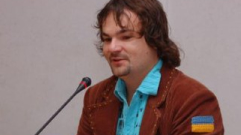 Діля виступив проти насильства.