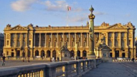 Будівля L'hotel de la Marine на площі Згоди в Парижі.