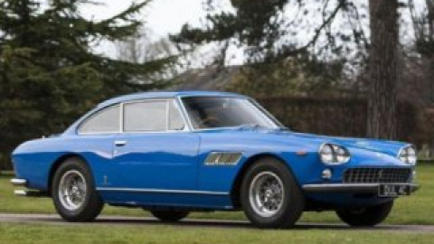 Музыкант купил голубой Ferrari 330GT Coupe в 1965 году.