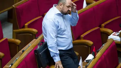 Для принятия решения необходимо 226 голосов