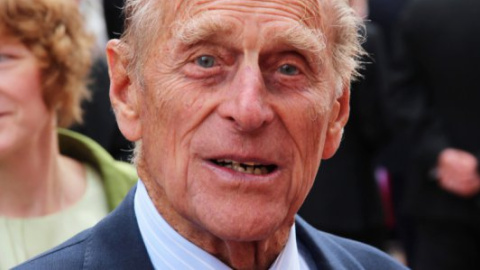 Sun: 93-летний принц Филипп удивил подданных посещением придорожного кафе