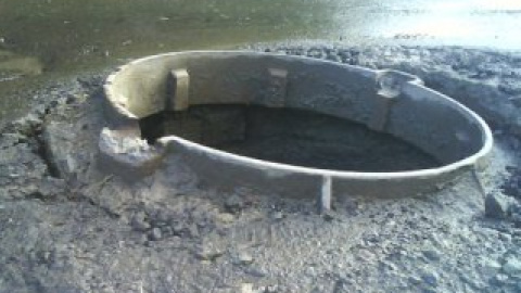 Після прибуття рятувальників, двоє жителів зникли в невідомому напрямку.