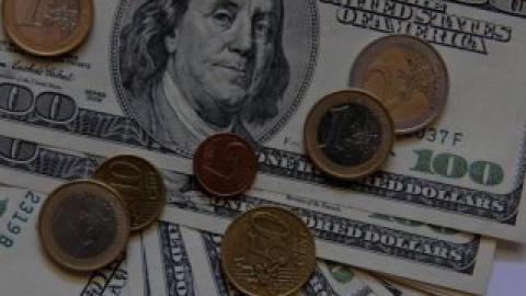Основной причиной поражения денежных купюр является нарушение условий хранения.