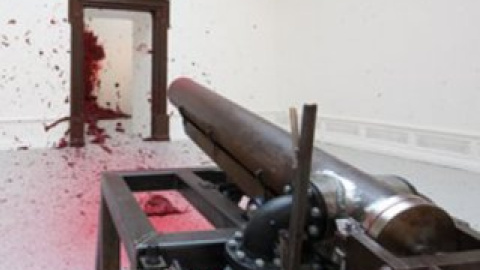 Інсталяція Аніша Капура "Shooting into the Corner".