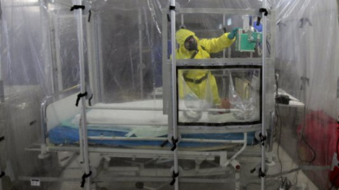 ​Зараза все ближе! В Праге закрыли часть центрального вокзала из-за пассажира из Ганы, у которого подозревают Эболу