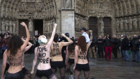 Figaro: Дела активисток Femen, осквернивших знаменитые храмы, рассмотрят судьи во Франции и Германии