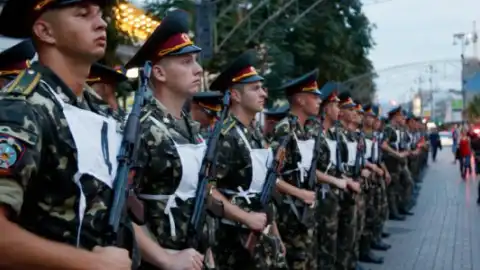 Україна - 23. Армія і спецслужби: операція "перезавантаження". Експерти про долю силових структур в річницю Незалежності