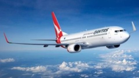 Самолет авиакомпании Qantas пришлось вернуть в аэропорт.