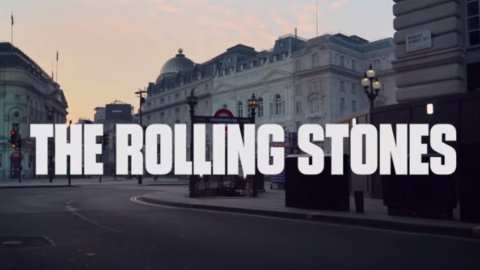 LIVING IN A GHOST TOWN. Скріншот відео The Rolling Stones 