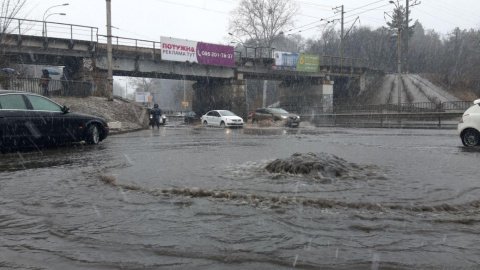 Потоп на Сырце в Киеве. Фото: Большой Киев 