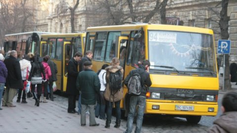 В Киеве водителей маршруток оденут в униформу