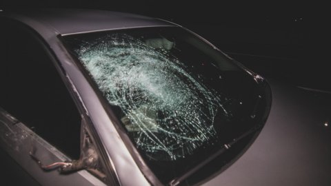 Под Киевом легковушка сбила насмерть мужчину и двух женщин