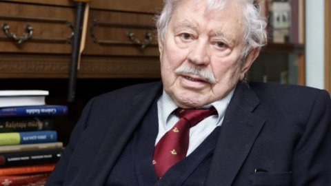 DELFI: У Литві 90-річного актора Баніоніса доставили в реанімацію
