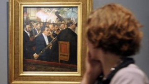 Картина Едгара Дега "L'Orchestre de l'Opera" на виставці в Марселі.