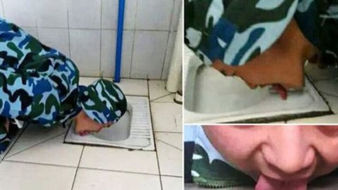 Китаец облизал туалет, чтобы доказать сержанту чистоту унитаза