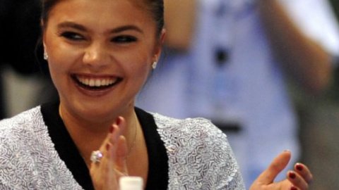 ​В России из-за санкций сорвался запуск шоу с Кабаевой