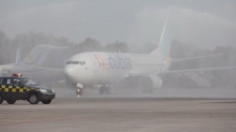 Пилоту не оставалось ничего иного, кроме как посадить лайнер со 130 пассажирами на борту в другом месте.