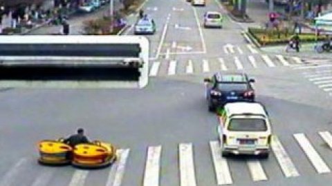 Водій запевнив, що не знав про заборону на рух на такому транспорті.
