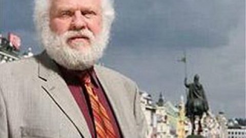 Петро Вайль був активним діячем російської еміграції.