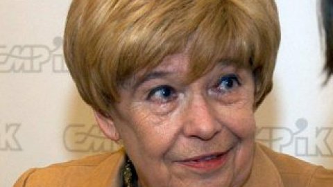 Иоанна Хмелевская.