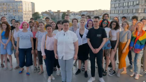 Зеленский уже сутки не может ответить на приглашение ЛГБТ посетить прайд в Киеве