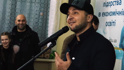 Що кажуть про Зеленського його вчителі, друзі і колеги: опублікований фільм-біографія Президента України
