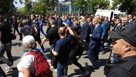 Зеленський пройшов пішки від Маріїнського палацу до Адміністрації