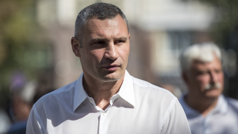 Кличко розповів про хід робіт на новому пішохідному мосту в столиці