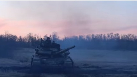 Марш танків на світанку. Скріншот відео 93 ОМБр "Холодний Яр"