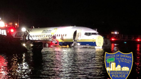 Boeing 737 Фото:Twitter: Jax sheriff's Office