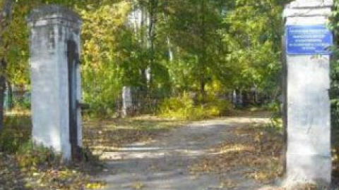 Нижньогородський краєзнавець викопав скелети і одягнув їх в красиві сукні.