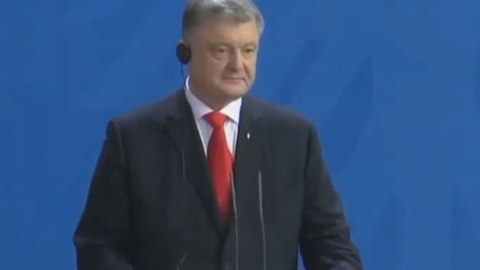 Порошенко на зустрічі з Меркель прокоментував сварку з Зеленським під час ефіру "1+1"