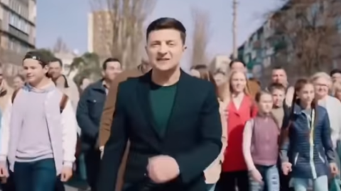 Штаб Порошенка "відхрестився" від причетності до створення відео, де Зеленського збиває фура