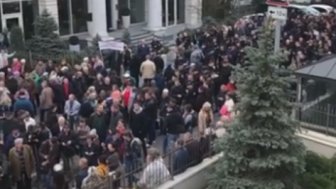На затриманих біля офісу Зеленського активістів склали матеріали за дрібне хуліганство