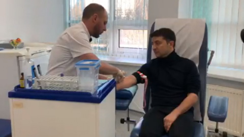У штабі Зеленського заявили, що він більше ніяких аналізів здавати не буде