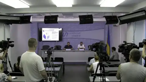 7.06.17 11:00 Прес-конференція: "Криза довіри до влади: червень 2017 р."
