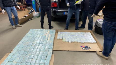 У Київській області затримали іноземця, у якого знайшли 100 кг героїну