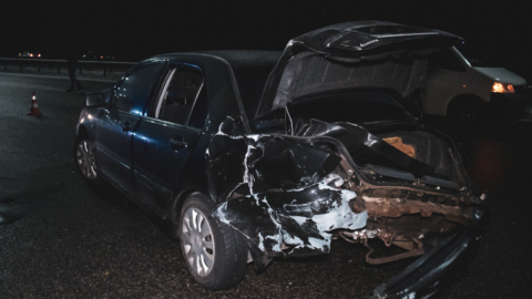 На Бориспільській трасі вночі зіткнулися 20 автомобілів через сильну ожеледицю