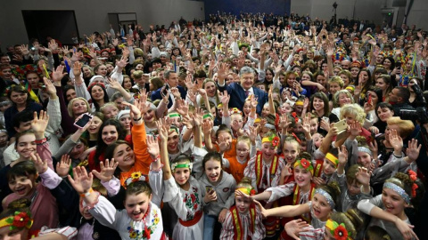 У Тернополі встановили рекорд на фестивалі "Вставай сонце". Фото: facebook.com/petroporoshenkо