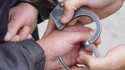 Чоловік ладен сидіти у в'язниці, аби тільки не бути з родиною.