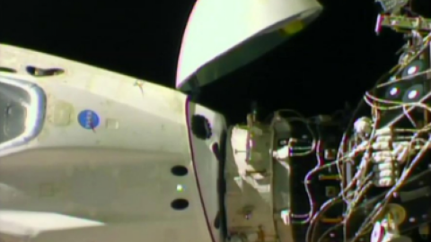 NASA показало відео відстиковки космічного корабля Crew Dragon від МКС