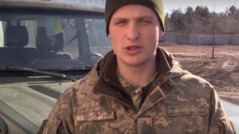 Відео дня: українські військові з передової записали зворушливе привітання своїм дружинам, матерям і донькам
