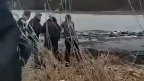 У Києві перехожі врятували дітей, які провалилися під кригу на озері