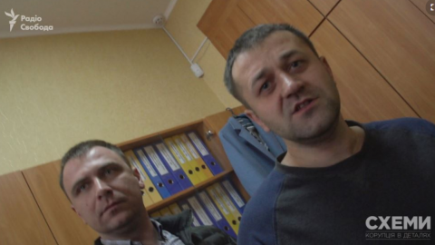 Зламана камера і струс мозку: у Київській області напали на знімальну групу "Схем"