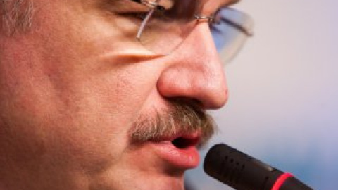 Вопросы Киселеву можно будет задавать во время конференции в режиме онлайн.