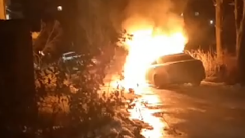 Невідомі спалили автомобіль секретаря міськради Покровська Донецької області