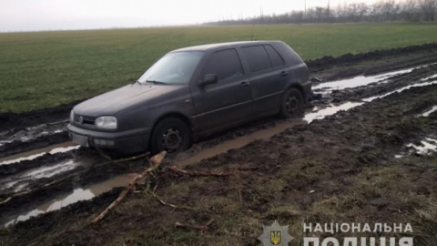 Підозрюваних перевіряють щодо можливої причетності до скоєння аналогічних злочинів.