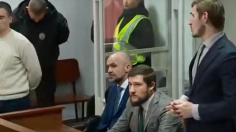 Суд відклав обрання запобіжного заходу до 16:45. Фото: "Радіо Свобода" / YouTube 