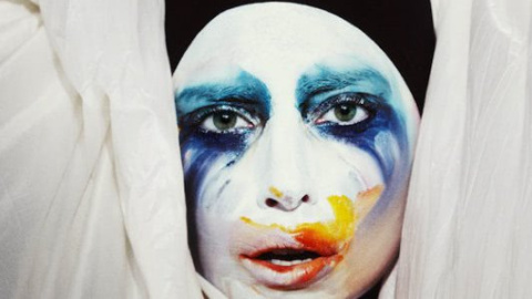 Lady Gaga споет песню в память о Дэвиде Боуи