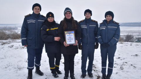 У Миколаївській області жінка витягла з води двох дітей, які провалилися в ополонку